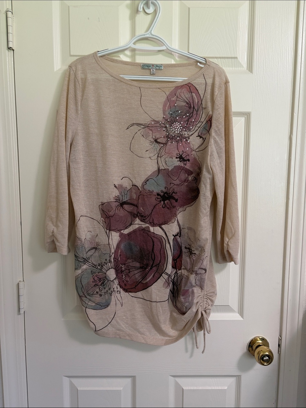 Vintage Suzie Beige Long Sleeve Floral Scoop Neck Top with Ruched Side